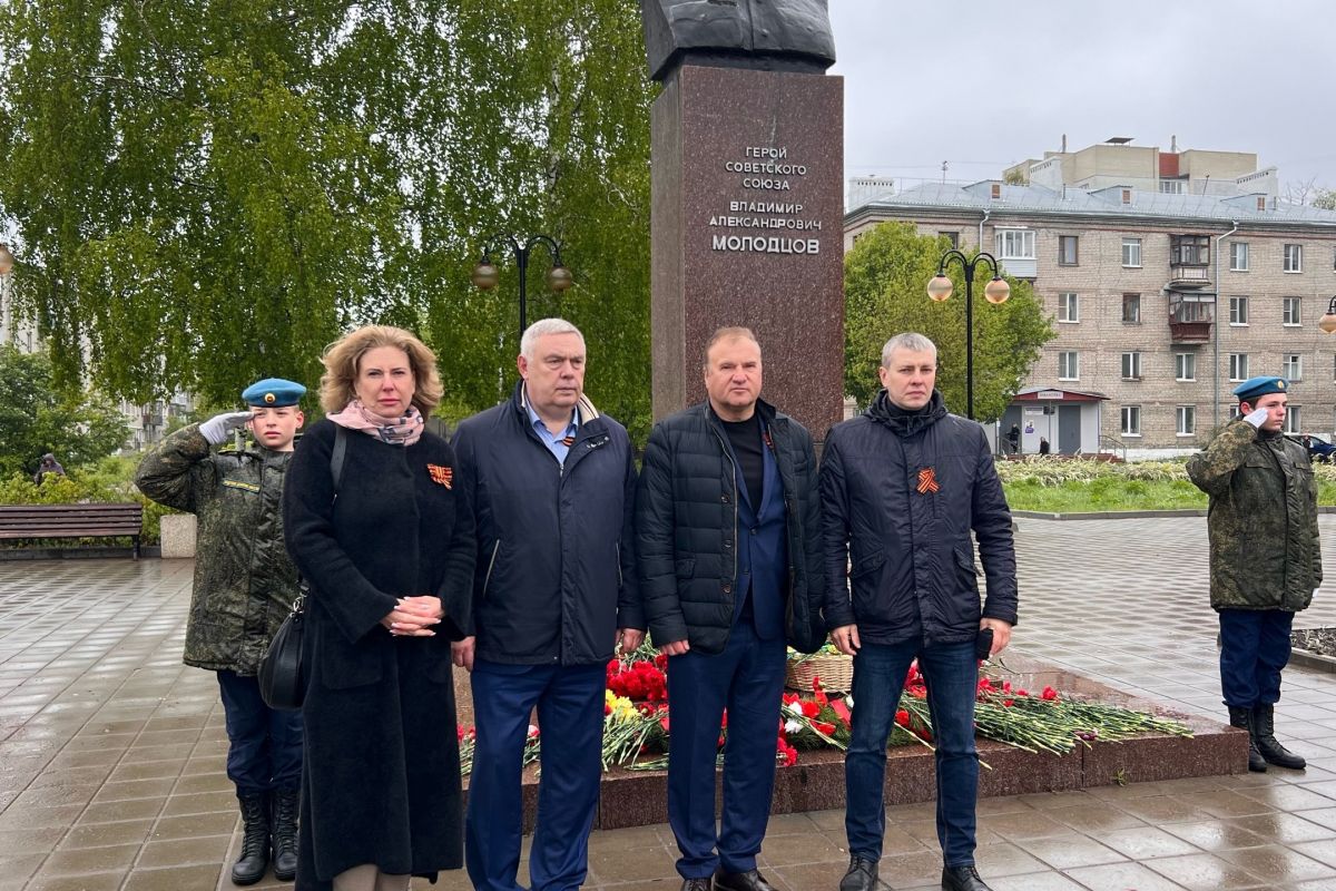 Рязанцы почтили память Героя Советского Союза Владимира Молодцова