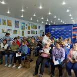 Пенсионеров продолжают обучать цифровой грамотности в Штабе общественной поддержки
