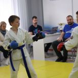 «Единая Россия» в Туле организовала для семей с детьми мастер-класс по рукопашному бою