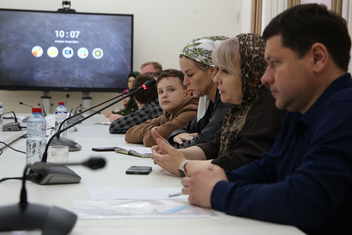 Совершенствование системы лечебного питания чеченских детей с редким заболеванием обсудили в Грозном