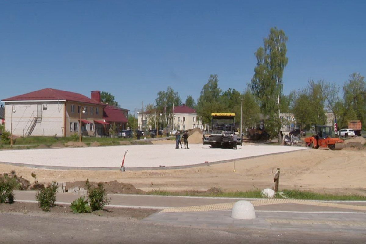 В Володарске приступили к строительству спортивной площадки рядом со школой  в историческом центре