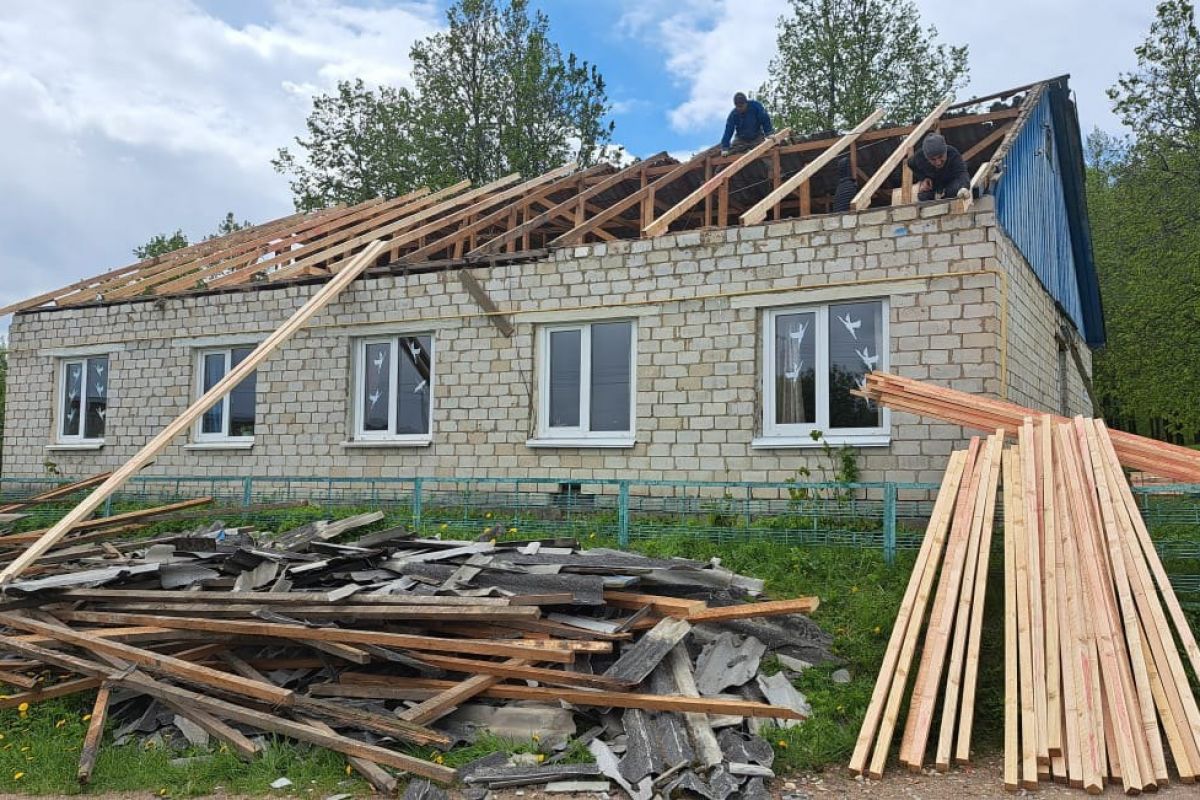 Кардымовские единороссы инициировали ремонт кровли в детской школе искусств  | 15.05.2024 | Смоленск - БезФормата