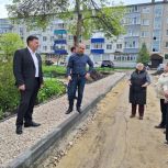 В Ульяновске активисты «Единой России» проверили ход работ по благоустройству дворов