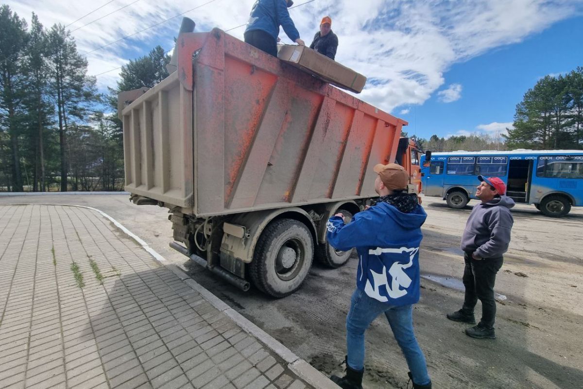 Единая Россия» оказывает помощь пострадавшим от паводка жителям Омской  области