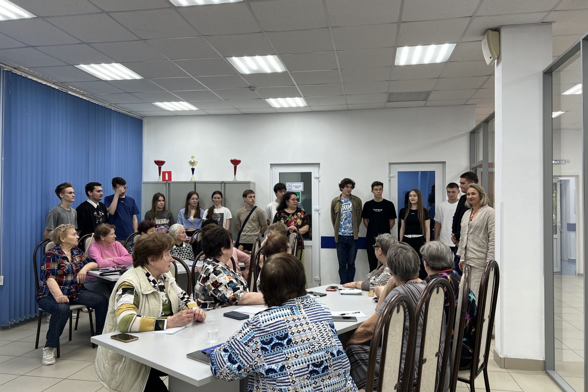В рамках проекта «Единой России» «Цифровая Россия» волонтеры провели обучение для жителей старшего поколения