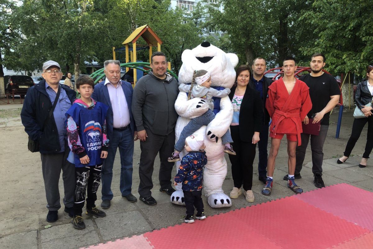 «Единая Россия» организовала праздник для детей участников СВО