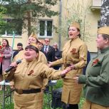 Ветеранов Великой Отечественной войны поздравляют «Фронтовые бригады»