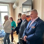 Единороссы навестили участников СВО в военном госпитале имени П.В. Мандрыка в Москве