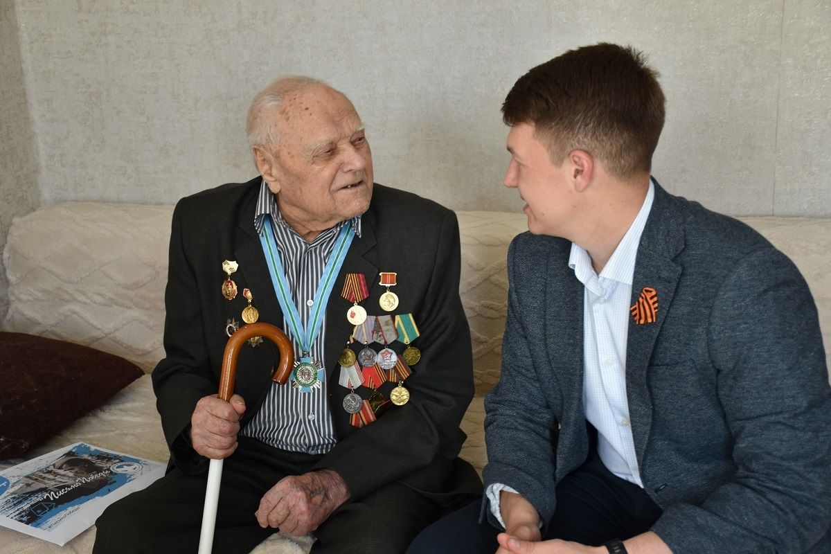 Денис Голобородько поздравил с 80-летием Победы Макара Панкратьевича Астанина