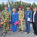 На стадионе Спортивной школы олимпийского резерва №1 в Трехгорном прошёл традиционный смотр строя и песни, посвящённый 80-летию Победы в Великой Отечественной войне