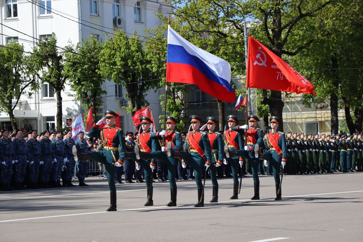 В Смоленске отгремел парад Победы – город отметил 80-летие Великой Победы