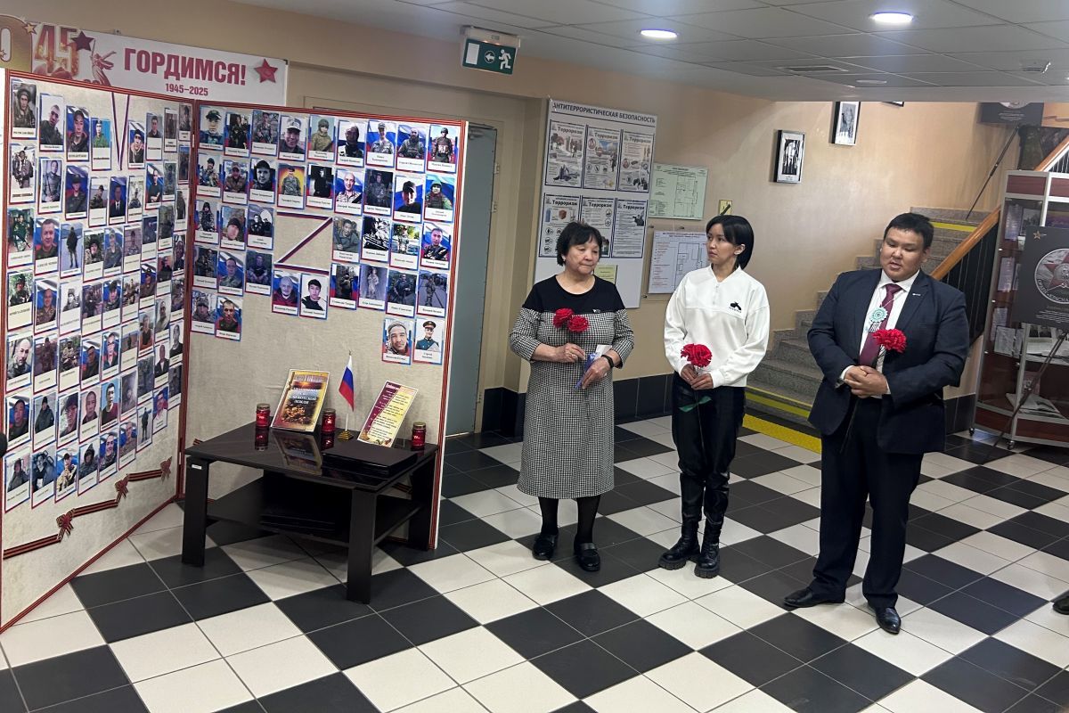 В Анадыре «Единая Россия» открыла фотовыставку в память о земляках, погибших в ходе СВО