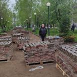 Единороссы проверили строительство сквера в поселке Грамотеино