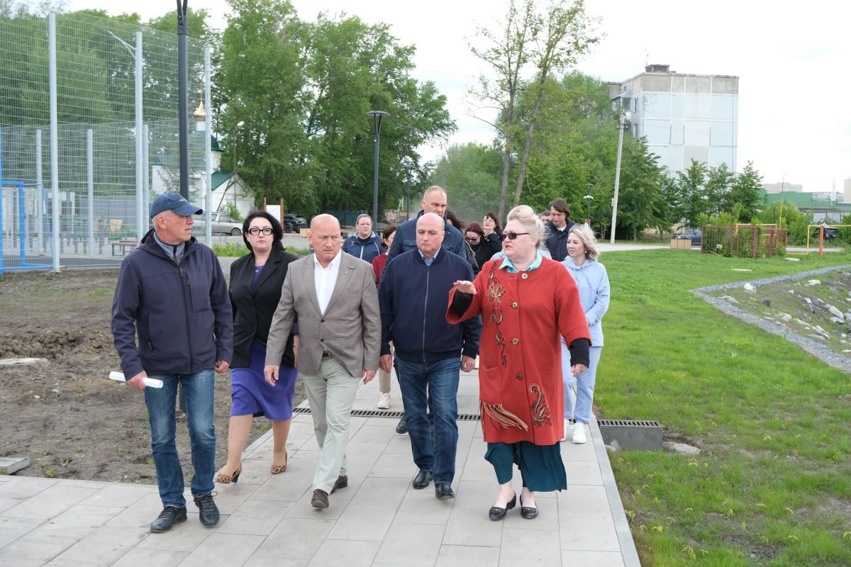 «Единая Россия» провела рейд по объектам партпроекта «Городская среда» в Оби
