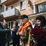 «Парад у дома ветерана»: домодедовские партийцы организовали поздравления участников Великой Отечественной войны в преддверии Дня Победы