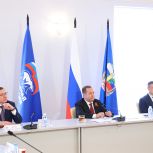Дмитрий Медведев поддержал предложение Семёна Пегова (WarGonzo) о проведении литературных фестивалей в новых регионах