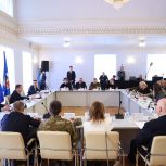 Дмитрий Медведев: «Единая Россия» поддержит инициативу о создании форума патриотически настроенных писателей