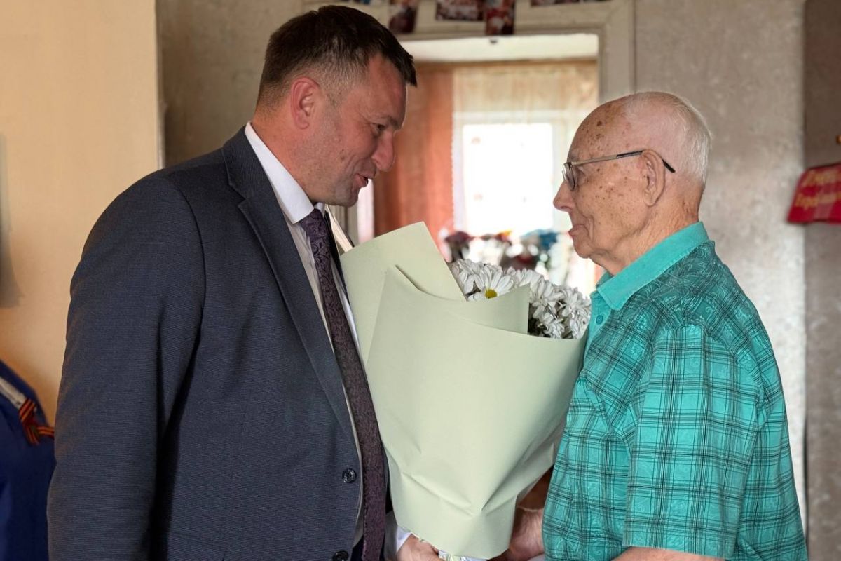 «Единая Россия» в ЕАО поздравила ветеранов Великой Отечественной войны с 80-летием Победы