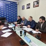 Жилищные и земельные вопросы участников СВО и их семей рассмотрели в приемной «Единой России» в Дагестане