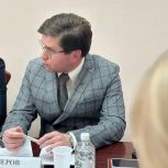 Александр Белозеров: «Мы понимаем, что школы и детские сады у нас переполнены и их необходимо разгружать»