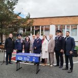 Парту Героя милиционера Ильи Мирецкого установили в нижегородской школе при поддержке «Единой России»