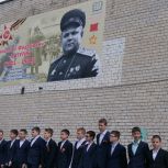 По инициативе «Единой России» на фасаде школы в Ульяновске создали изображение генерала Николая Ватутина