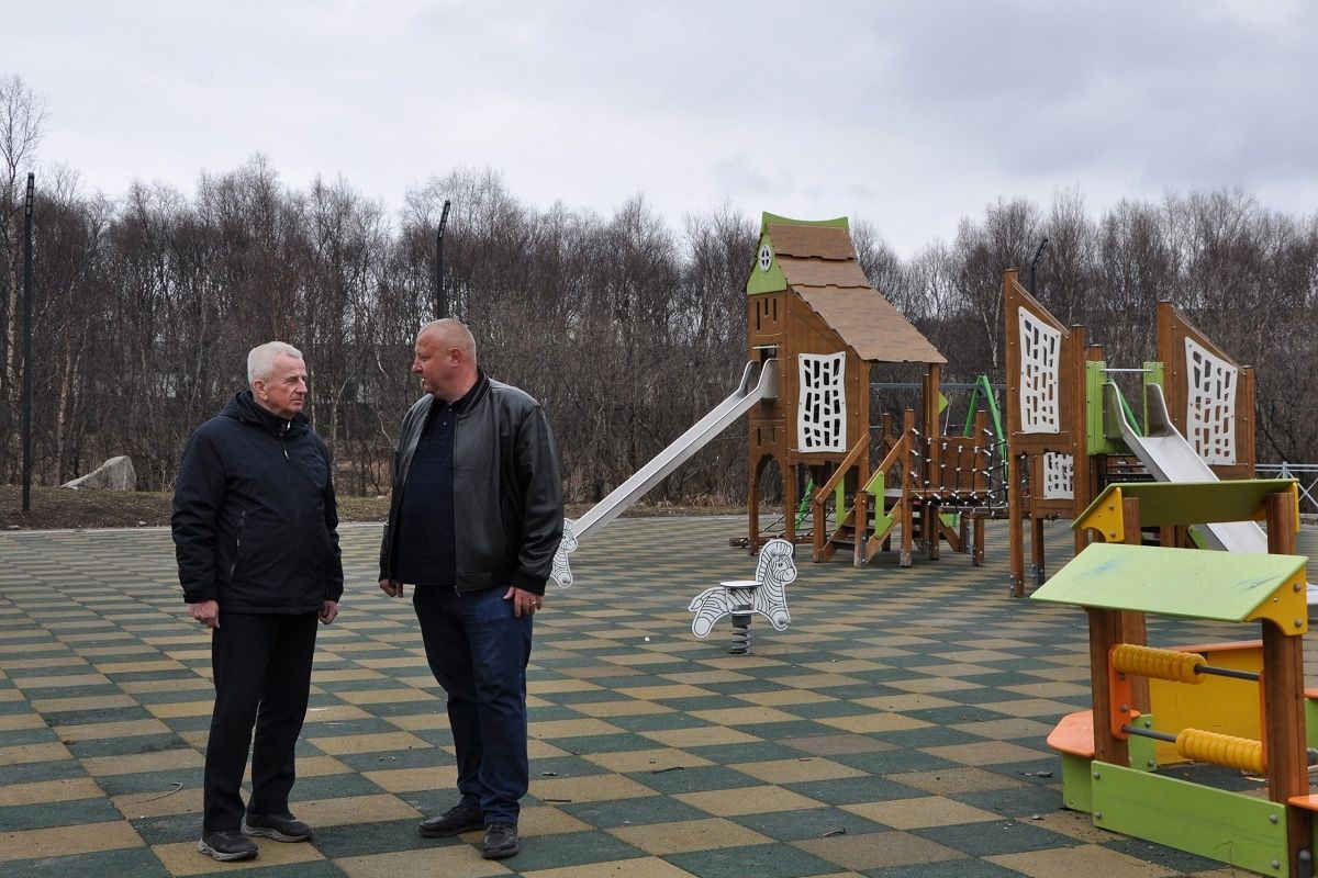 «Единая Россия» организовала мониторинг качества благоустроенных объектов в городах и поселках Мурманской области