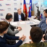 Строительство спортплощадки, восстановление освещения на улице, ремонт частного дома: «Единая Россия» помогает жителям регионов