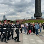 Активисты «Единой России» востока Москвы организовали парад кадетов на Поклонной горе