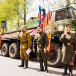 Спасибо за Победу: В Подмосковье при поддержке «Единой России» проходят парады у домов ветеранов