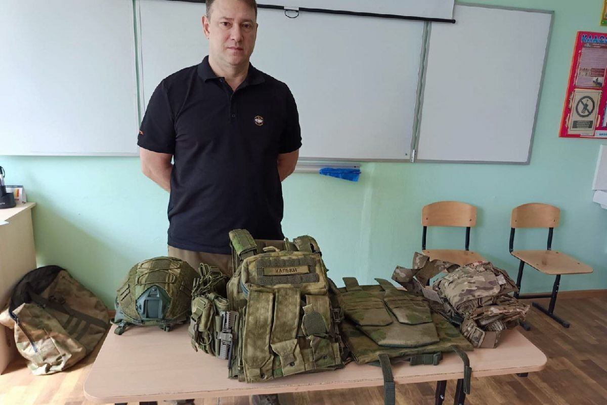 «Единая Россия» проводит для школьников занятия по начальной военной подготовке