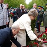 «Единая Россия» почтила память героев Великой Отечественной войны на Арском кладбище Казани