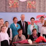 В Геническе Херсонской области «Единая Россия» установила Парту Героя в честь ветерана Великой Отечественной войны