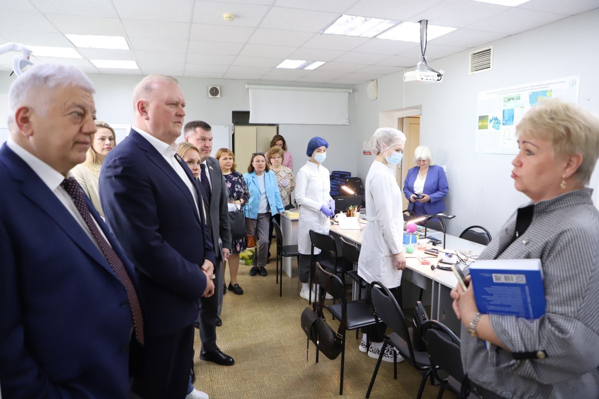 Будущее медицины: в СГМУ состоялся традиционный день областного Собрания