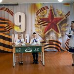 «Единая Россия» установила Парты Героя в Башкортостане и Самарской области