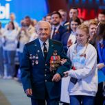 «Единая Россия» совместно «Волонтёрами Победы» поздравили с Днём Победы более 15 тысяч ветеранов по всей стране и за рубежом
