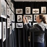 В Сургуте «Единая Россия» открыла фотовыставку, посвящённую событиям Великой Отечественной войны