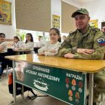 При поддержке «Единой России» в школе Хасавюрта открыли Парты Героя