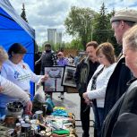 «Единая Россия» демонстрирует единство фронта и тыла