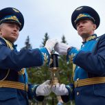 При участии партии «Единая Россия» в Челябинске прошла акция «Огни Победы»