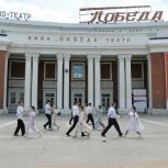 В Саратове прошла акция «Вальс Победы»