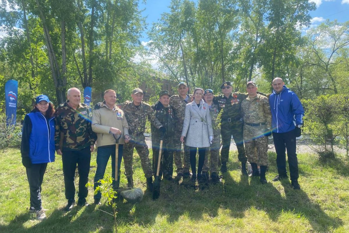 При поддержке "Единой России" в Ленинском районе Красноярска появился "Сад памяти"