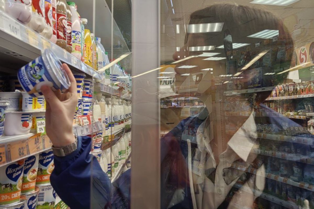 Активисты «Единой России» проверили качество товаров в продуктовых магазинах