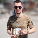 Депутата-единоросса Каневского района наградили медалями в зоне проведения СВО