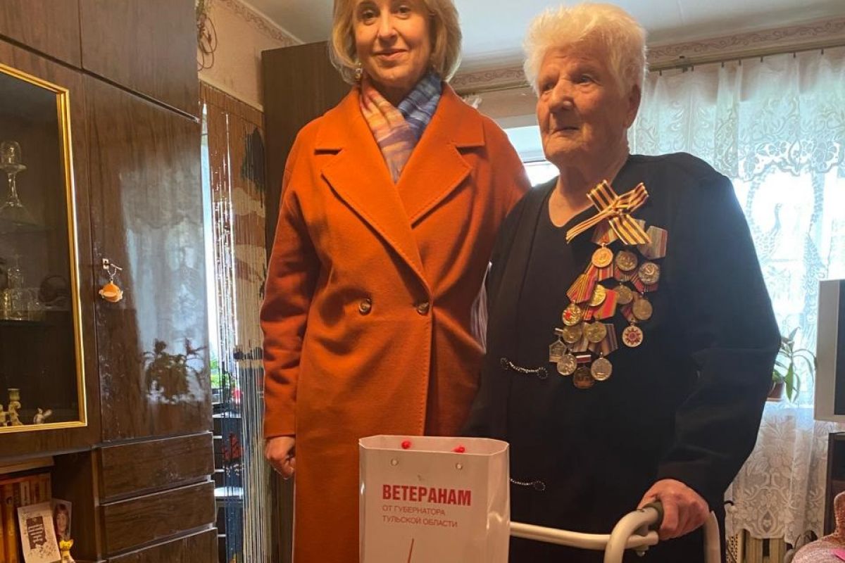 Ирина Рублевская поздравила труженицу тыла с наступающим Днем Победы