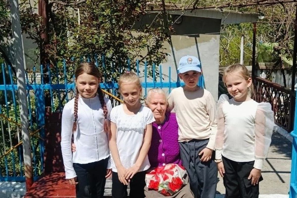 Школьники из Терновки в преддверии Дня Победы встретились с ветеранами