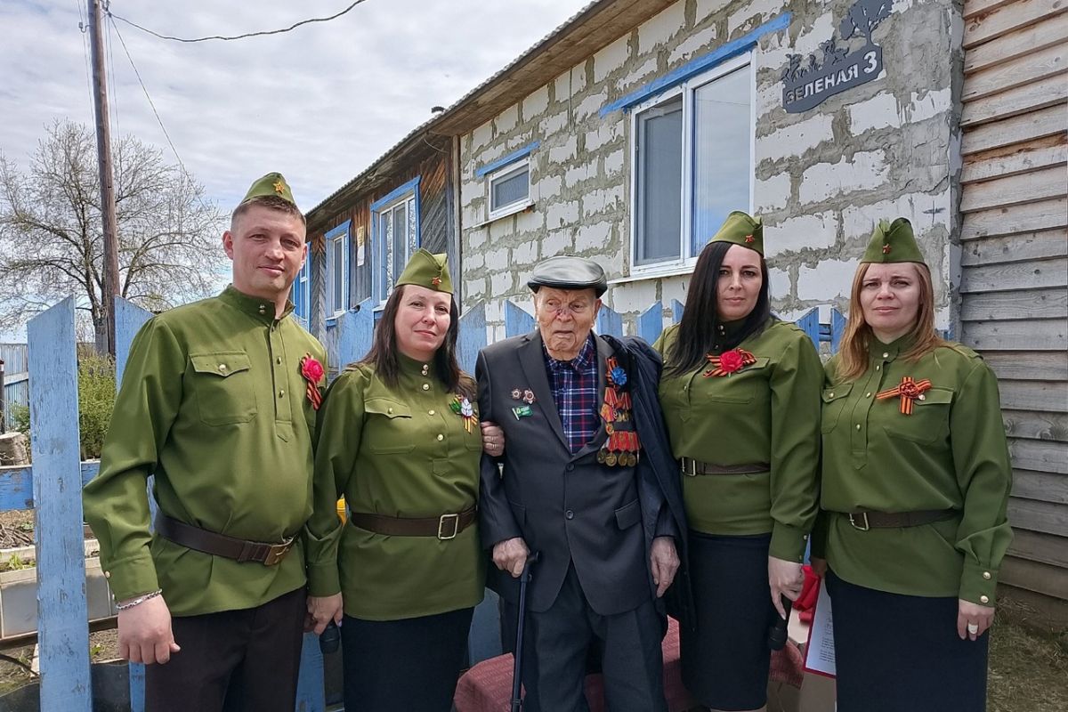 «Единая Россия» поздравила ветеранов Великой Отечественной войны с 80-летием Победы в территориях края