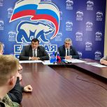 Вы – часть большой команды «Единой России». С  участниками СВО-кандидатами ПГ-2025 встретились Игорь Ляхов и Александр Новиков