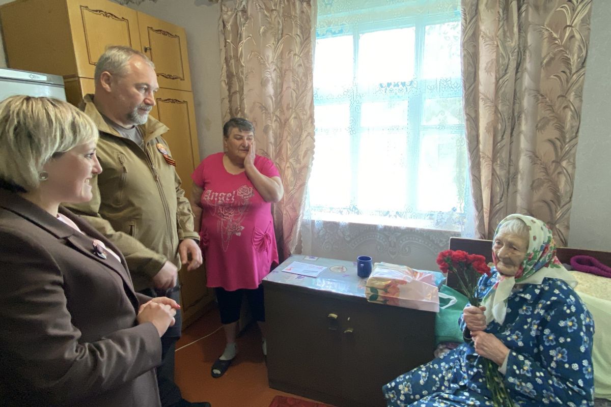 Акция «Единой России» «Подарок ветерану» в Херсонской области началась с поздравления 98-летней труженицы тыла