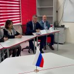 «Разговор о важном»: В Родниковской школе Троицкого района прошёл разговор Евгения Илле со школьниками
